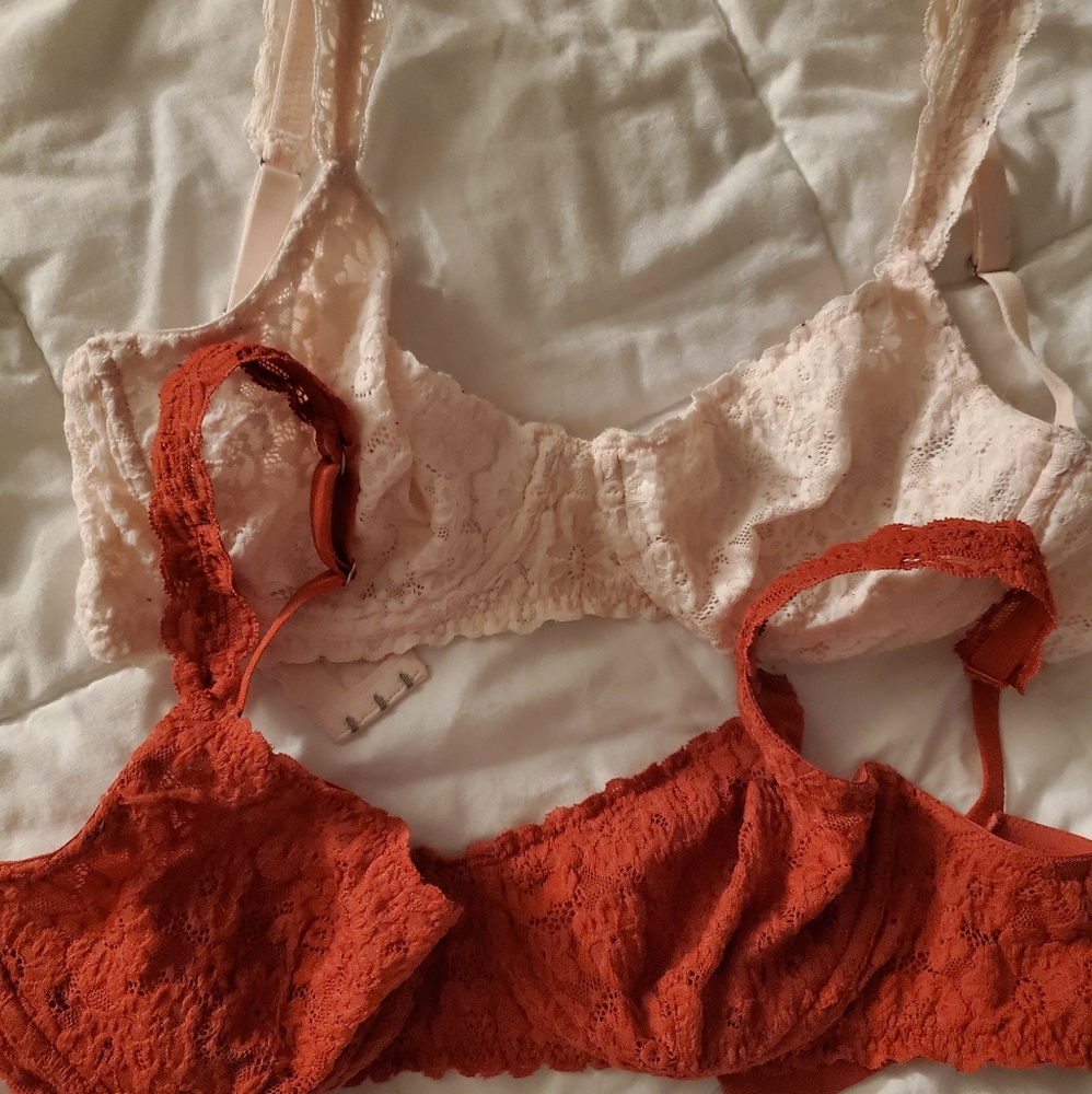 2 Lace Bras